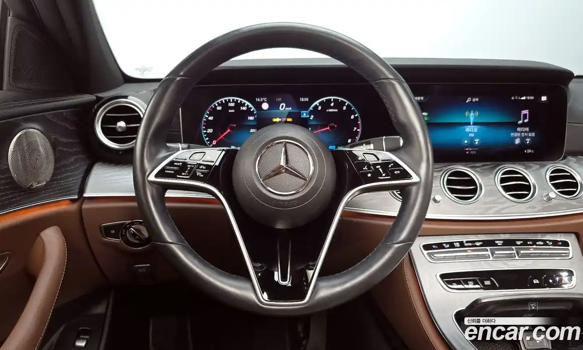 Mercedes-Benz E-Class 2023 2.0 гидро, фото 13