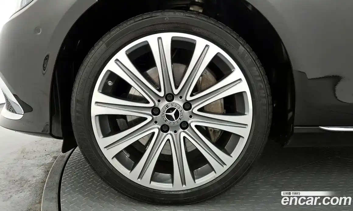 Mercedes-Benz E-Class 2023 2.0 гидро, фото 5