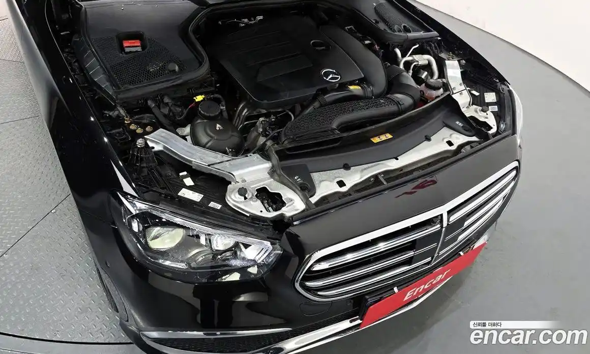 Mercedes-Benz E-Class 2023 2.0 гидро, фото 6