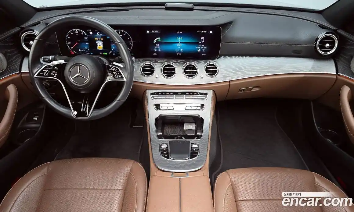Mercedes-Benz E-Class 2023 2.0 гидро, фото 7