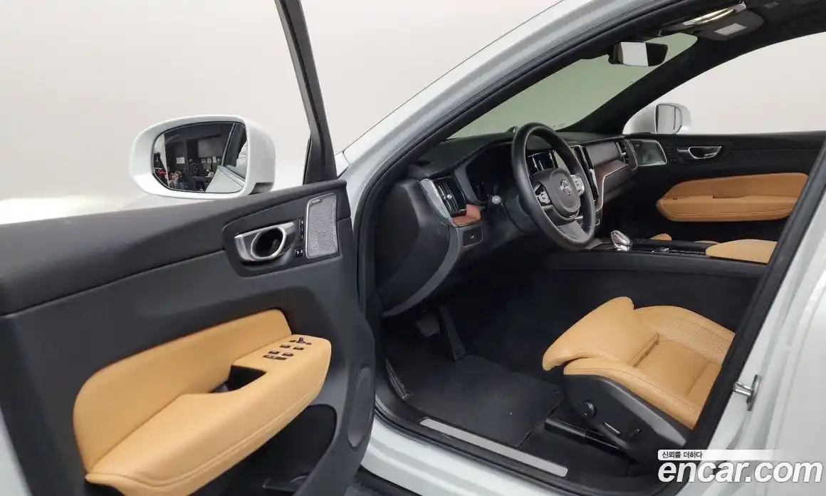 Volvo XC60 2023 2.0 гидро в Москве № 971760, фото 10