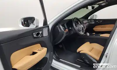 Volvo XC60 2023 2.0 гидро в Москве № 971760, миниатюра 10