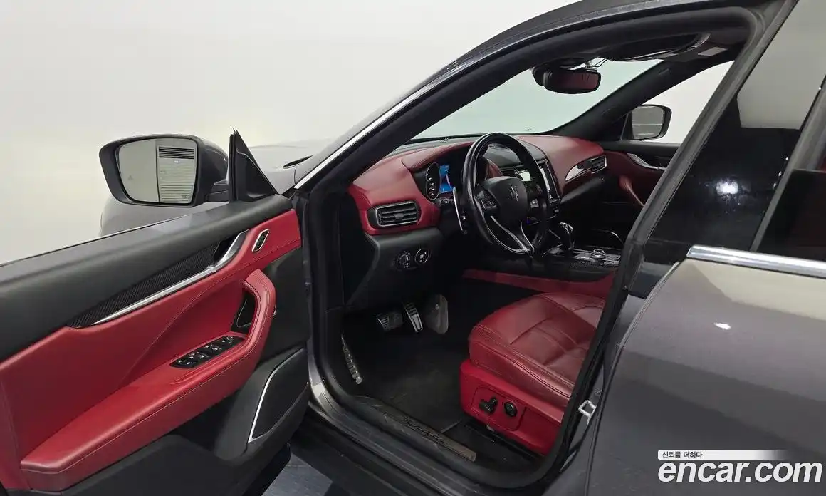 Maserati Levante 2018 3.0 гидро в Москве № 976442, фото 10