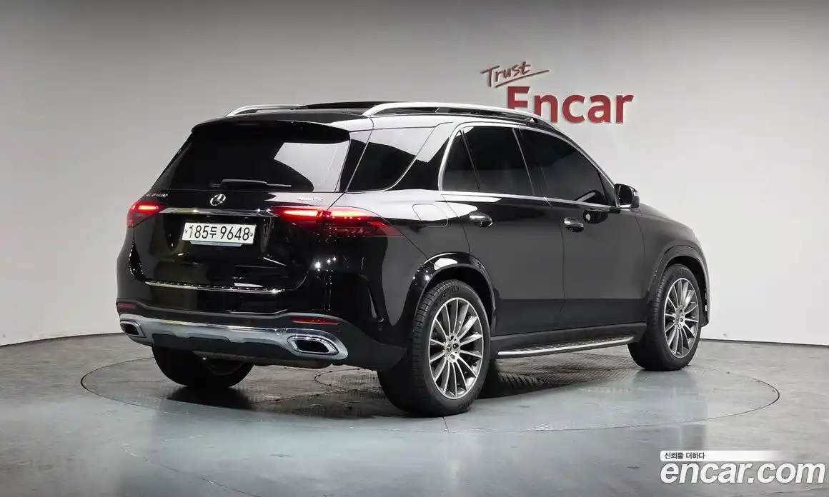 Mercedes-Benz GLE-Class 2024 3.0 Автомат в Москве № 1005356, фото 1