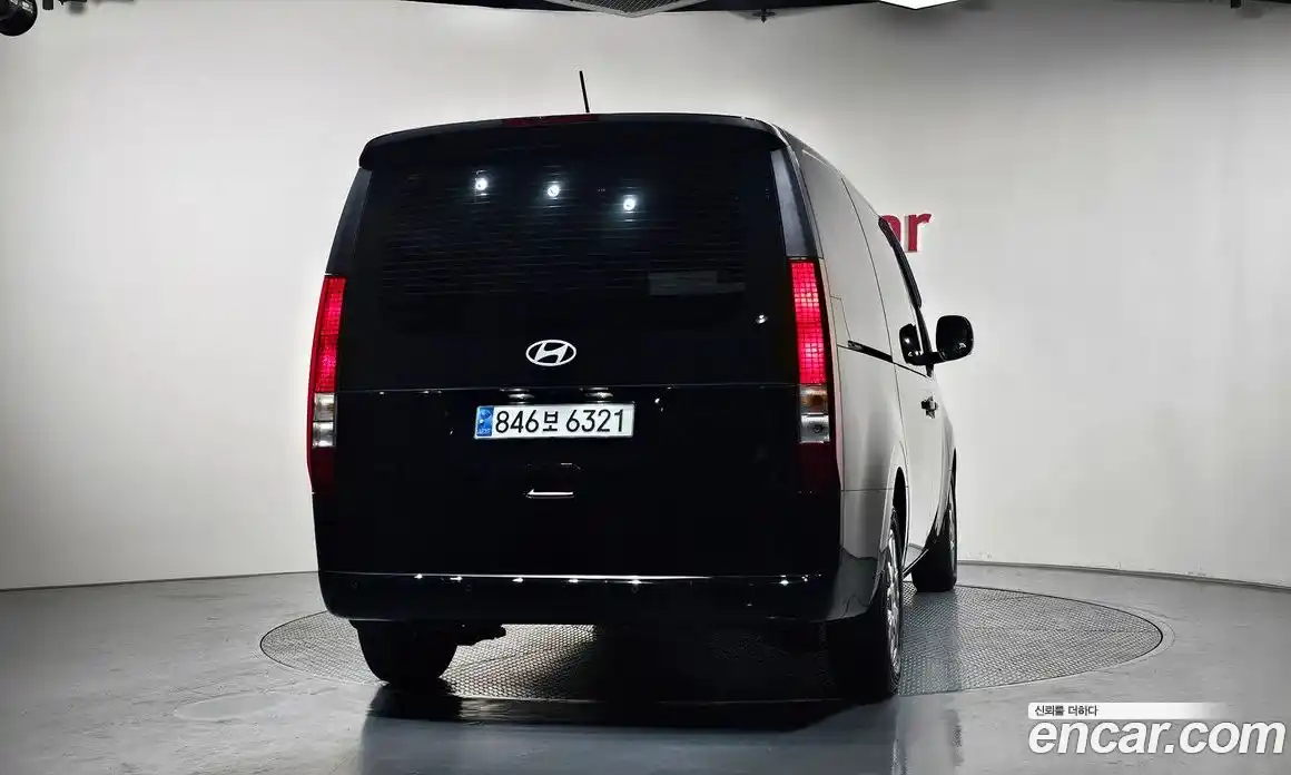 Hyundai Staria 2025 3.5 Автомат в Москве № 1006900, фото 4