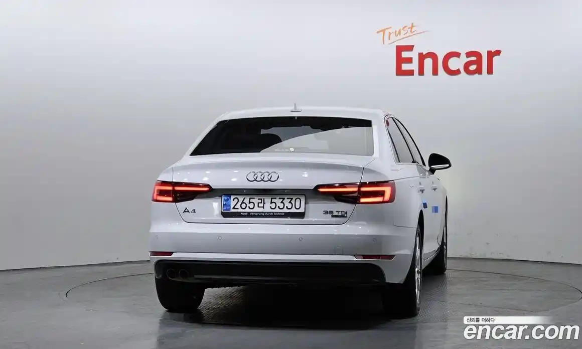 Audi A4 2018 2.0 гидро в Москве № 1007425, фото 4