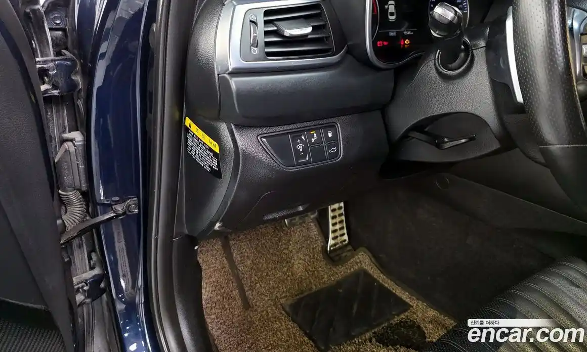 Genesis G70 2017 2.0 Автомат в Москве № 1010243, фото 17