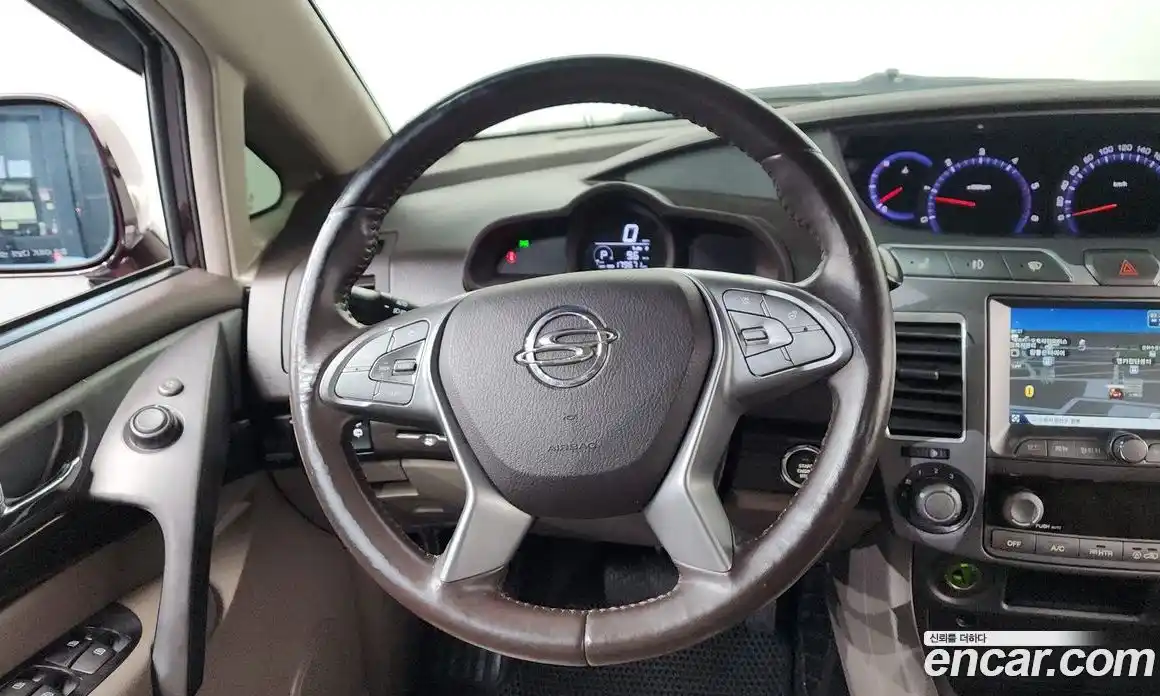 SsangYong Korando 2015 2.2 Автомат в Москве № 1011107, фото 13