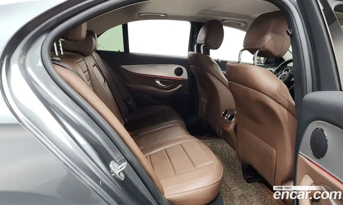 Mercedes-Benz E-Class 2017 2.0 гидро в Москве № 150792, фото 12