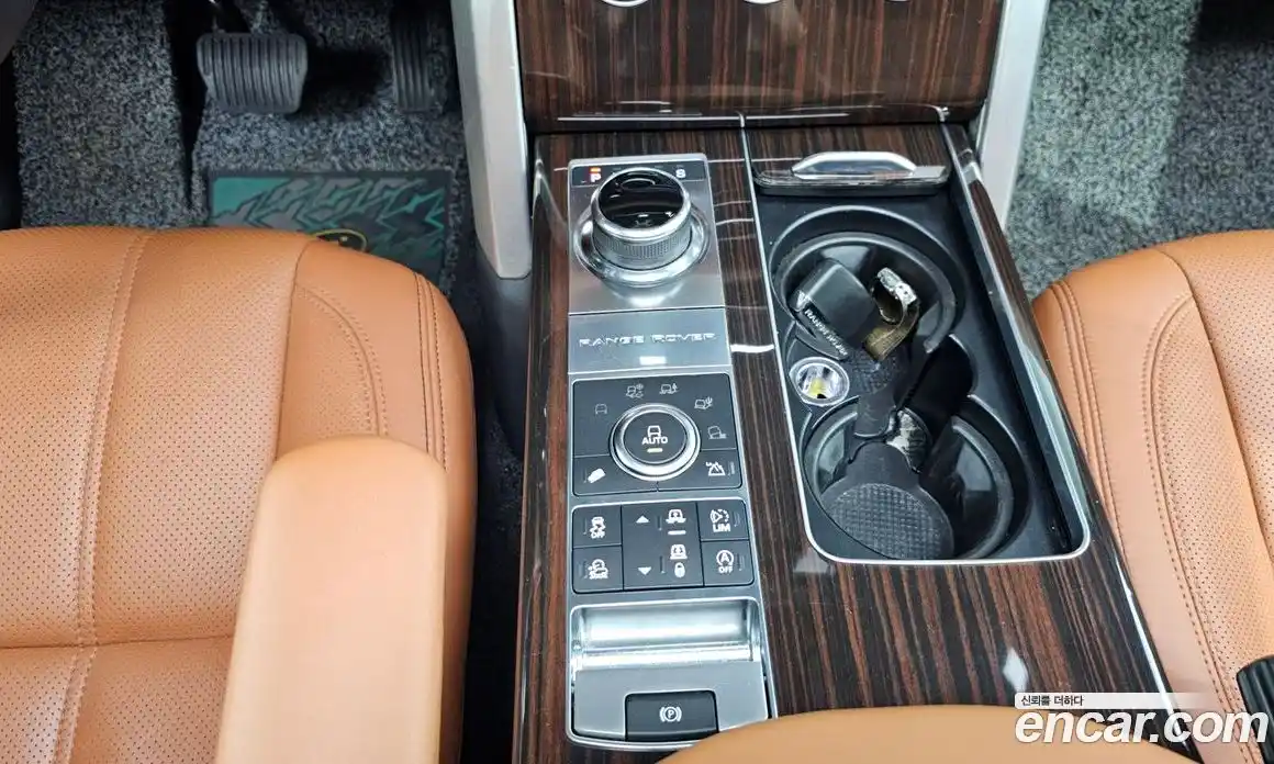 Land Rover Range-Rover 2017 4.4 гидро в Москве № 166139, фото 9