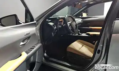 Lexus UX 2023 2.0 гидро в Москве № 168017, миниатюра 12
