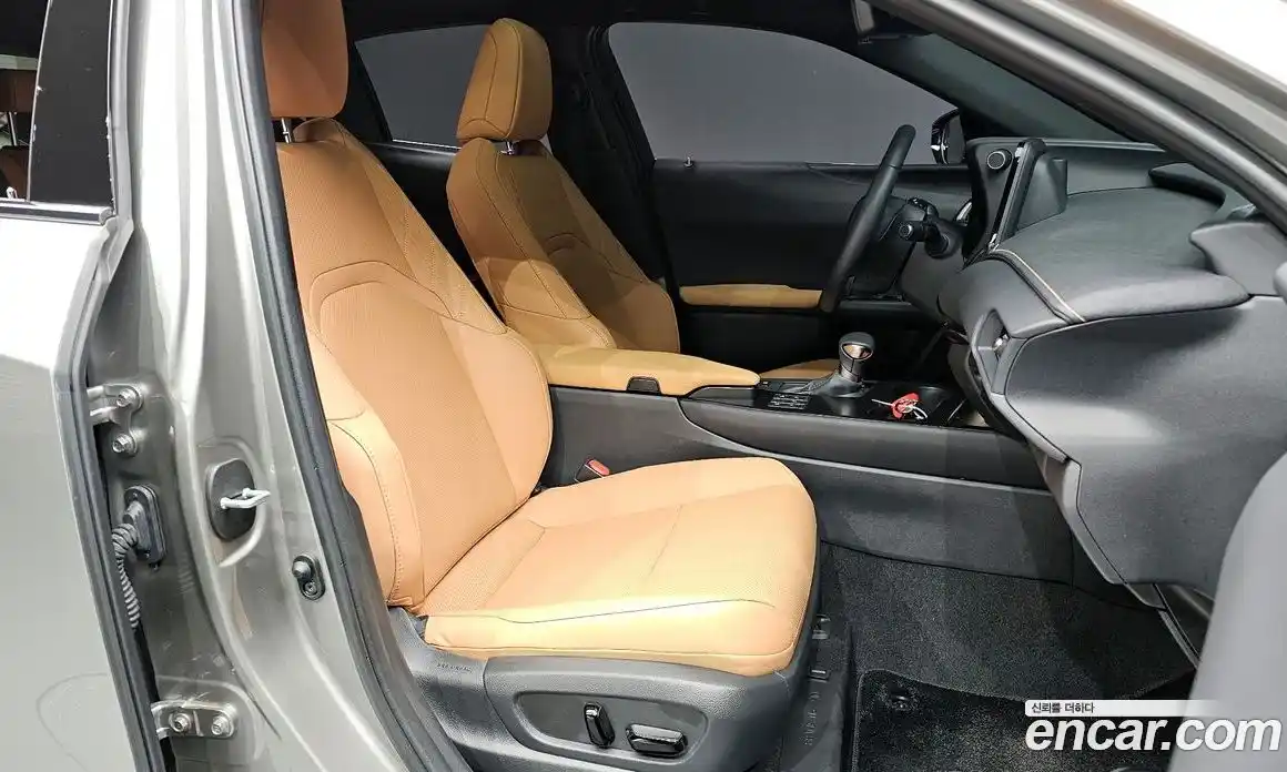 Lexus UX 2023 2.0 гидро в Москве № 168017, фото 10