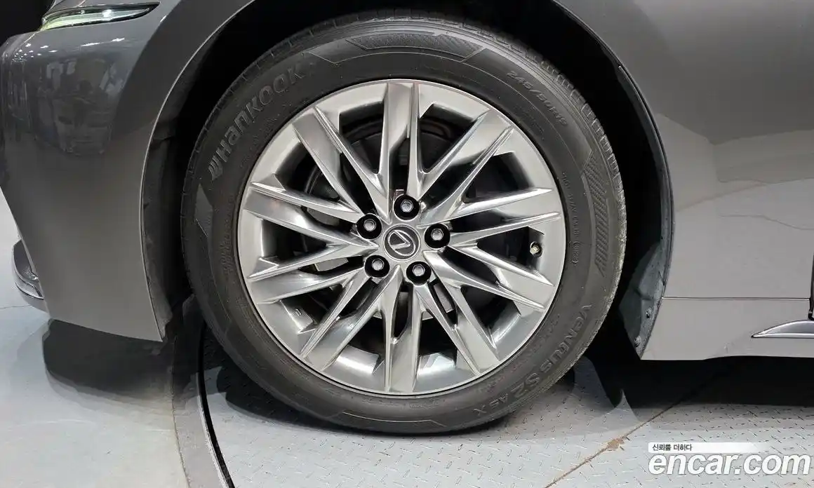 Lexus LS 2018 3.4 гидро в Москве № 168157, фото 5