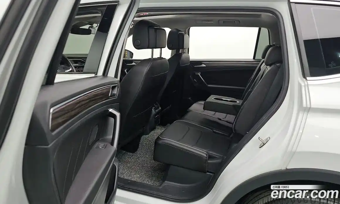 Volkswagen Tiguan 2023 2.0 гидро в Москве № 168615, фото 19