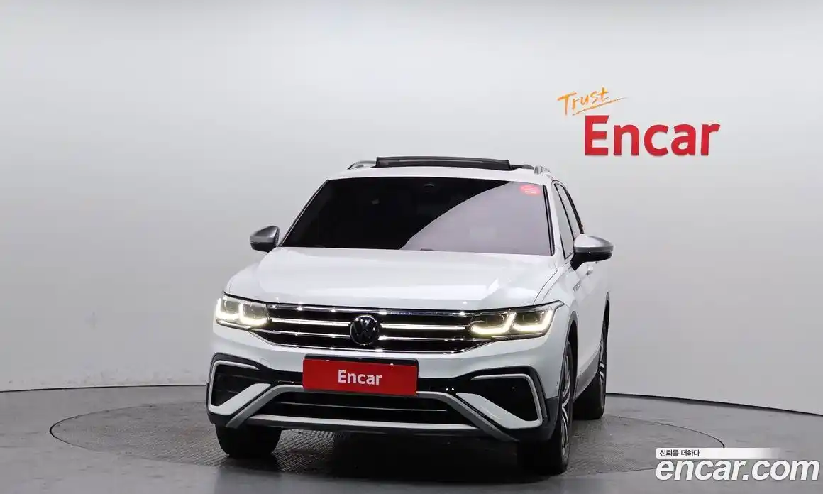 Volkswagen Tiguan 2023 2.0 гидро в Москве № 168615, фото 3