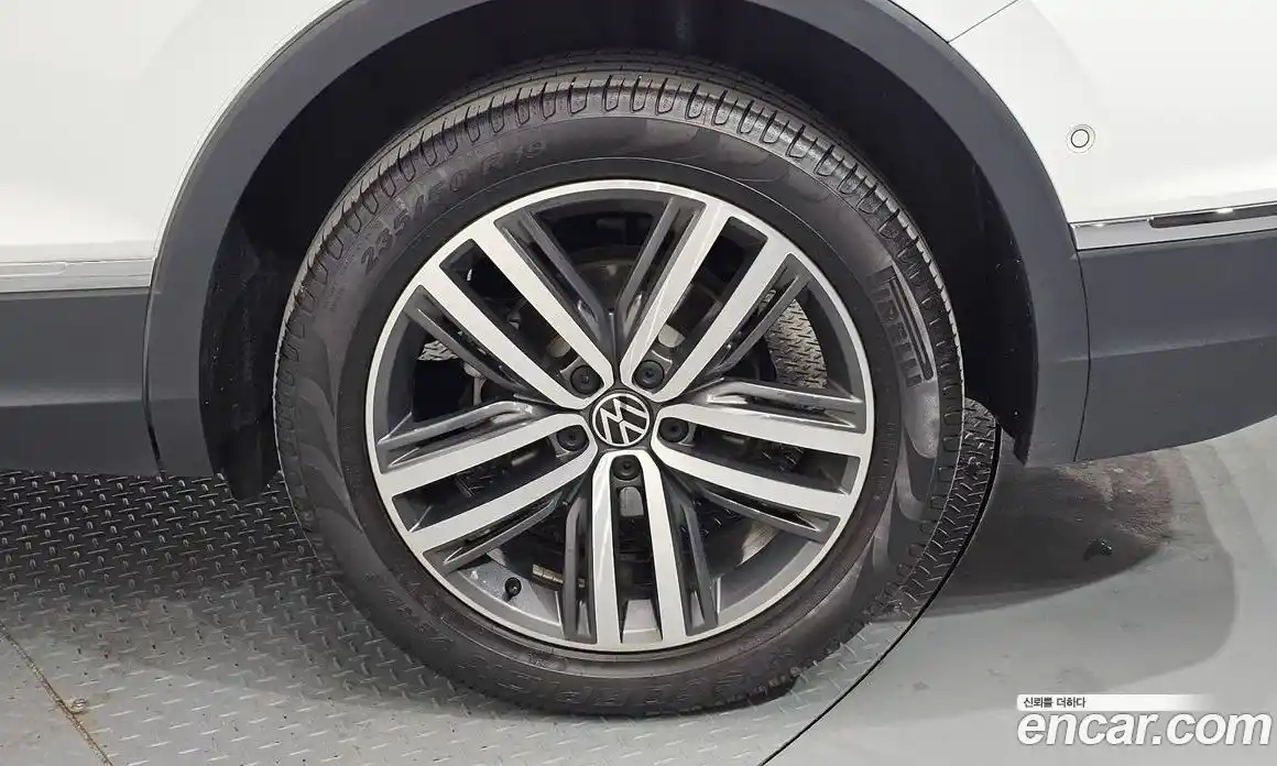 Volkswagen Tiguan 2023 2.0 гидро в Москве № 168615, фото 5