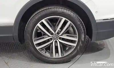 Volkswagen Tiguan 2023 2.0 гидро в Москве № 168615, миниатюра 5