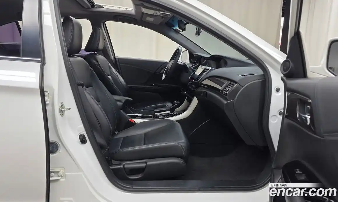 Honda Accord 2017 2.4 гидро в Москве № 170570, фото 11