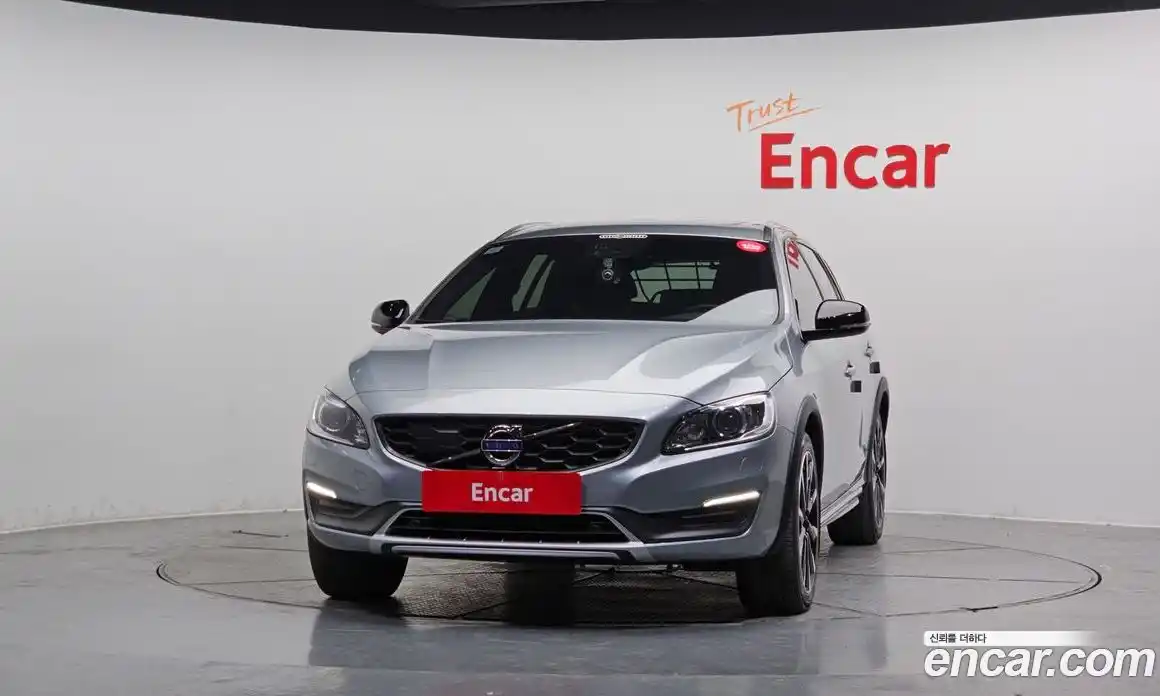 Volvo V60 2015 2.5 гидро в Москве № 197073, фото 3