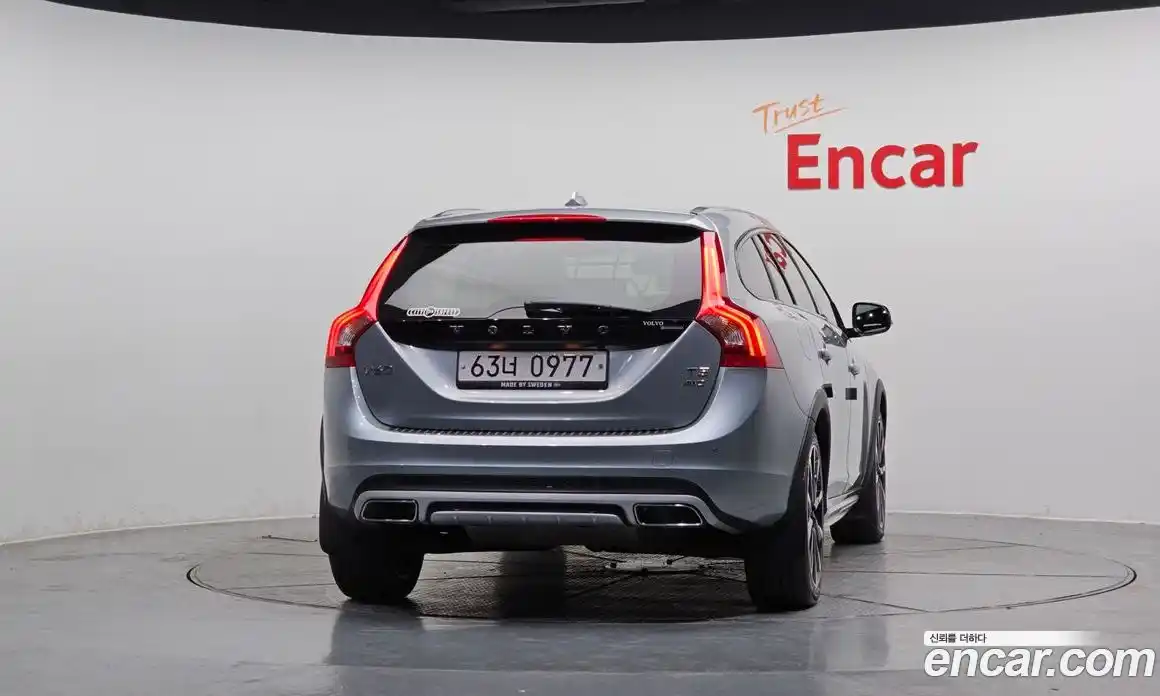 Volvo V60 2015 2.5 гидро в Москве № 197073, фото 4