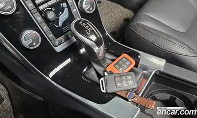Volvo V60 2015 2.5 гидро в Москве № 197073, миниатюра 9