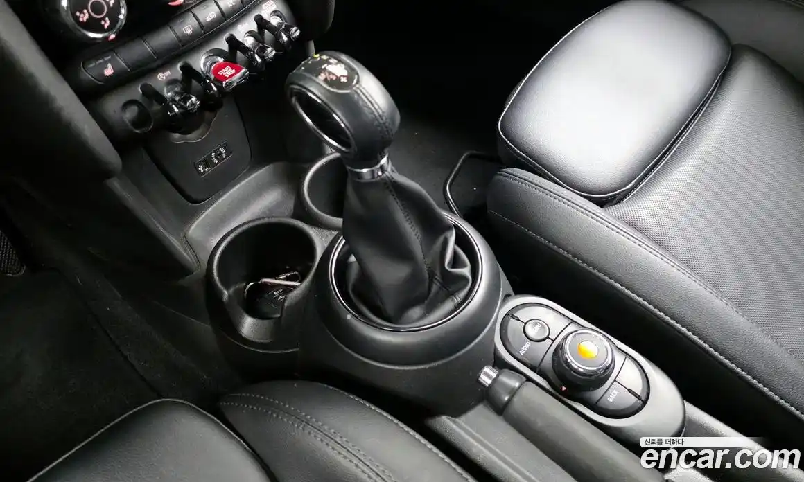 Mini Cooper 2017 1.5 гидро в Москве № 198475, фото 9
