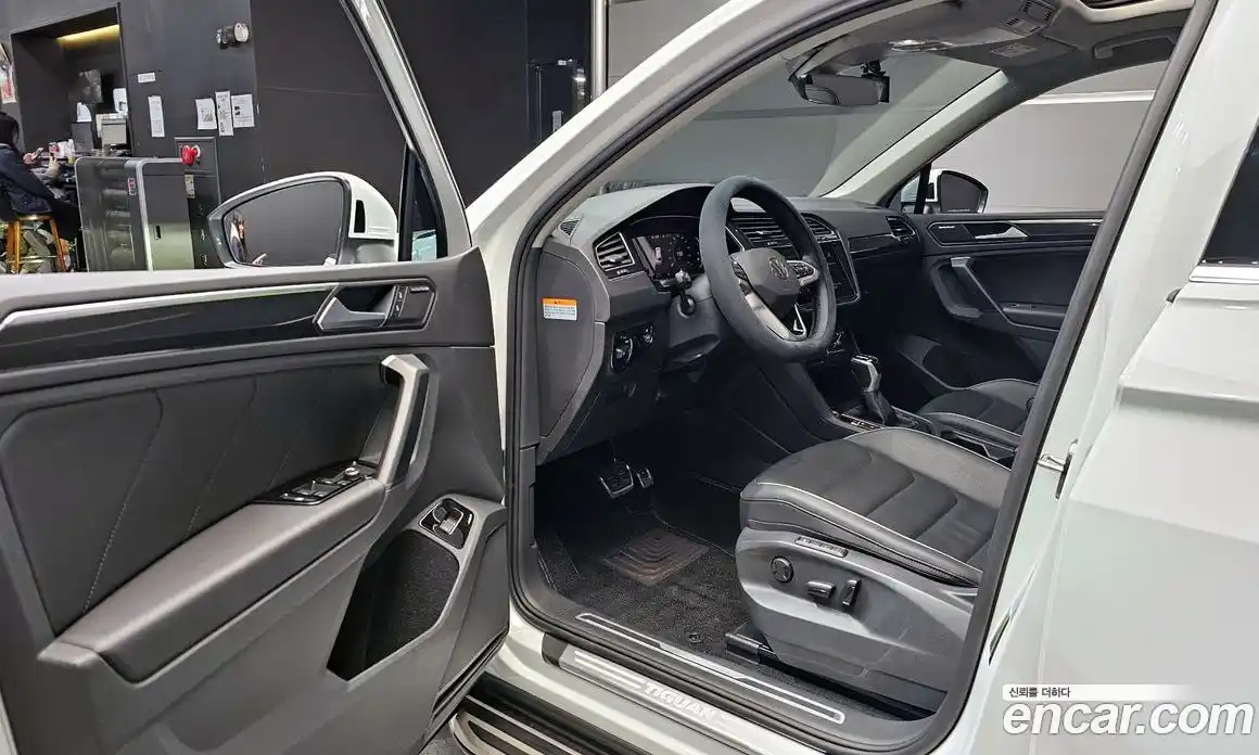 Volkswagen Tiguan 2022 2.0 гидро в Москве № 198978, фото 11