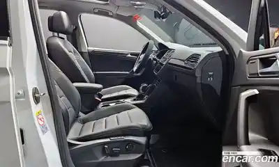 Volkswagen Tiguan 2022 2.0 гидро в Москве № 198978, миниатюра 10