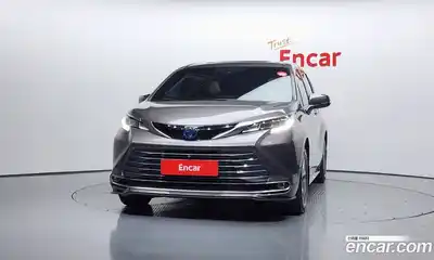 Toyota Sienna 2023 2.5 гидро в Москве № 199598, миниатюра 3