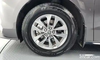 Toyota Sienna 2023 2.5 гидро в Москве № 199598, миниатюра 5