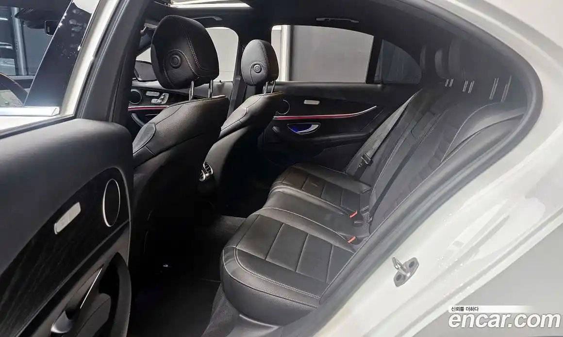 Mercedes-Benz E-Class 2022 2.0 гидро, фото 13