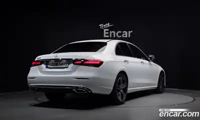 Mercedes-Benz E-Class 2022 2.0 гидро, миниатюра 2