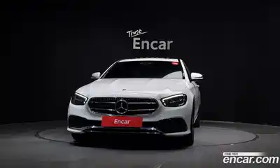 Mercedes-Benz E-Class 2022 2.0 гидро, миниатюра 3