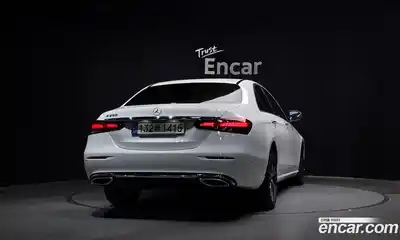 Mercedes-Benz E-Class 2022 2.0 гидро, миниатюра 4