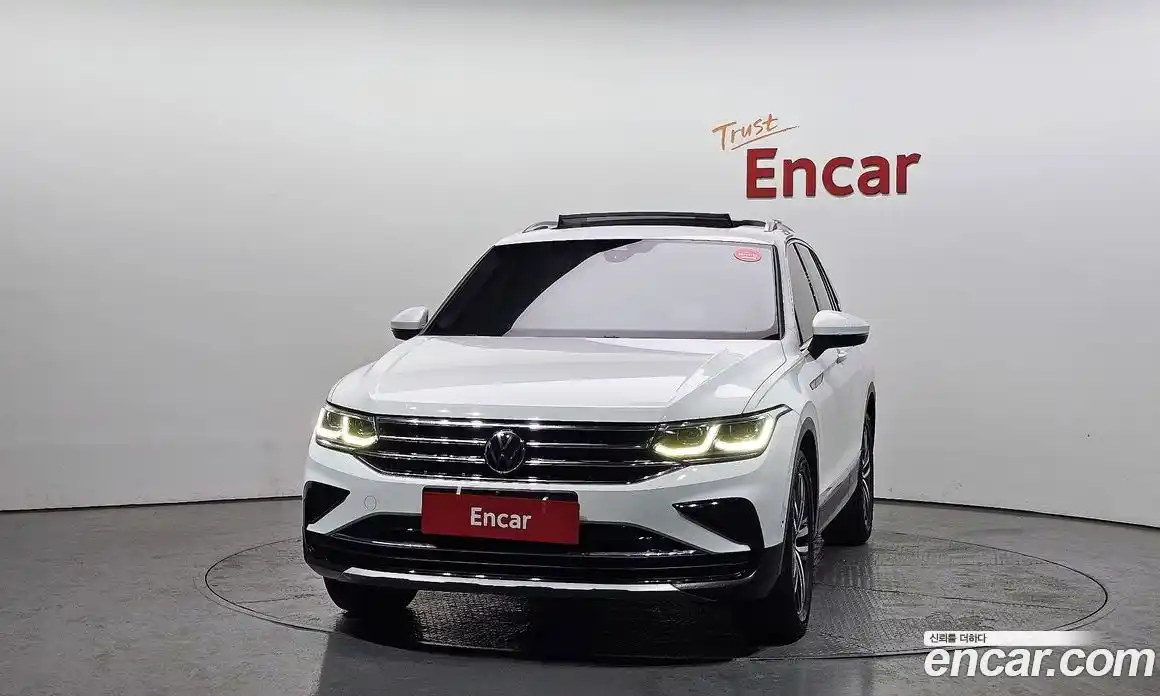 Volkswagen Tiguan 2021 2.0 гидро в Москве № 215100, фото 3