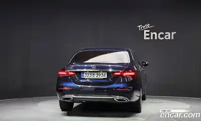 Mercedes-Benz E-Class 2022 2.0 гидро, миниатюра 4