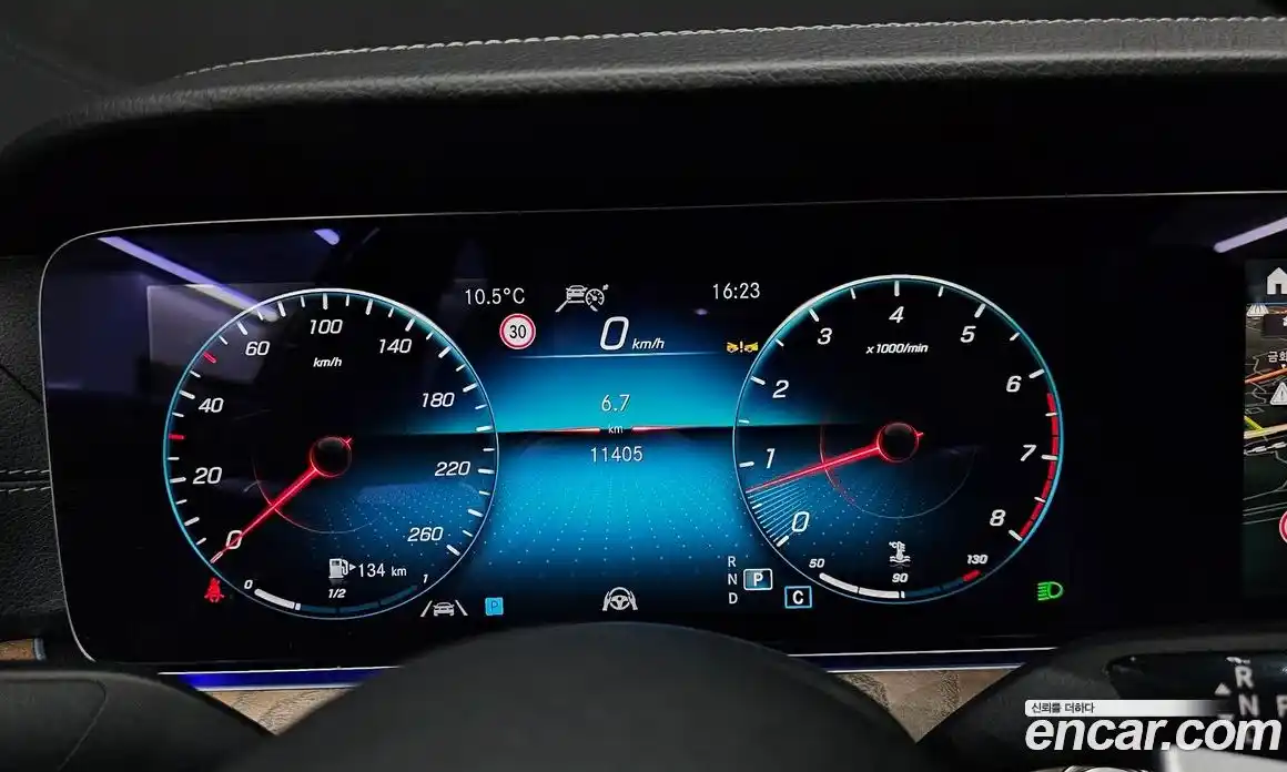 Mercedes-Benz E-Class 2022 2.0 гидро, фото 8