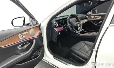 Mercedes-Benz E-Class 2023 2.0 гидро, миниатюра 12
