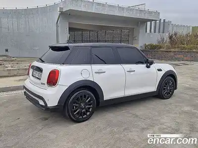 Mini Cooper 2024 1.5 гидро в Москве № 226345, миниатюра 4