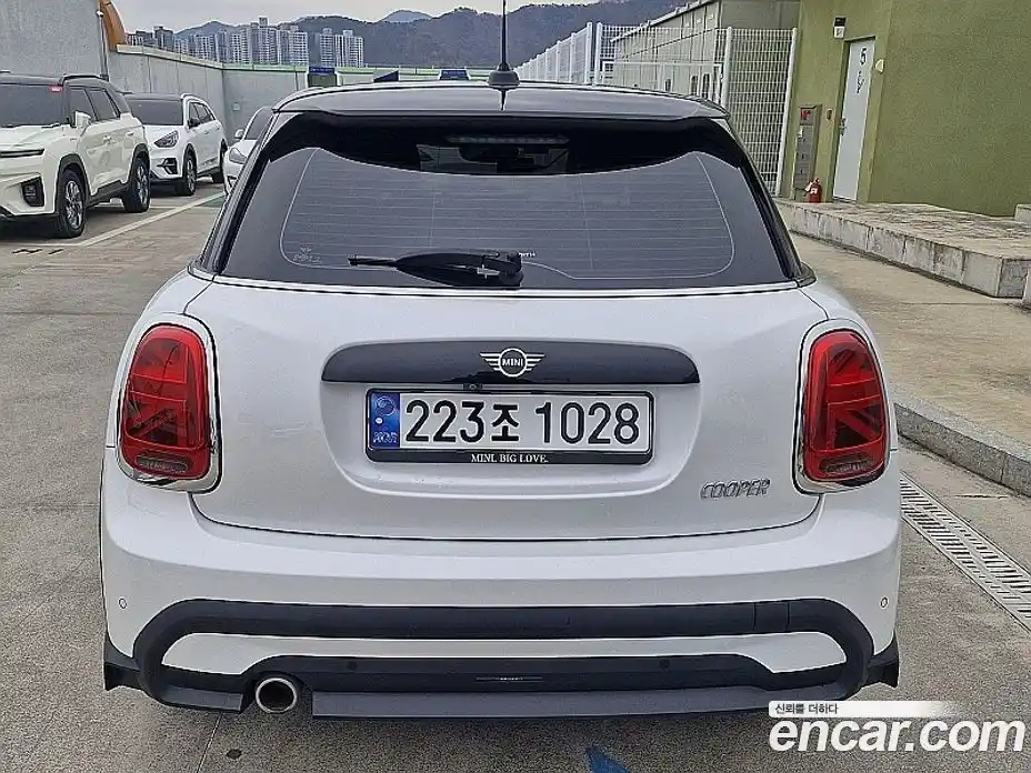 Mini Cooper 2024 1.5 гидро в Москве № 226345, фото 6