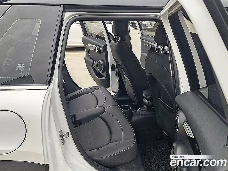 Mini Cooper 2024 1.5 гидро в Москве № 226345, фото 9