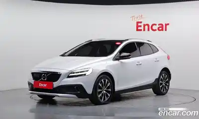 Volvo V40, 2018