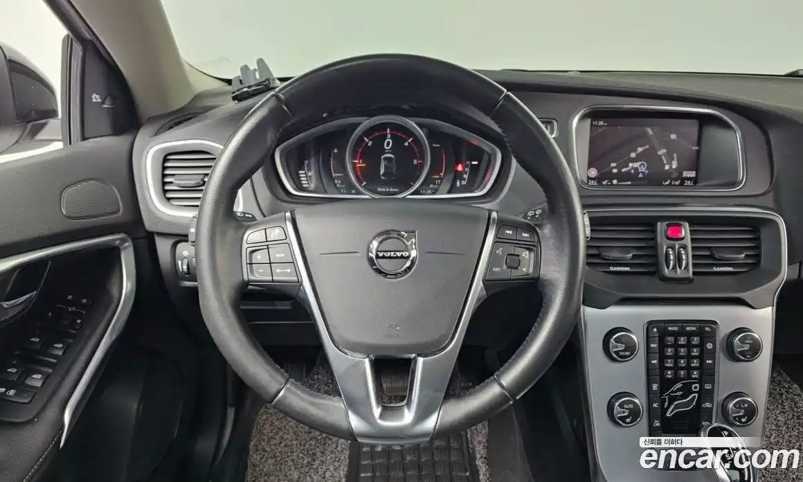 Volvo V40 2018 2.0 гидро в Москве № 230497, фото 13