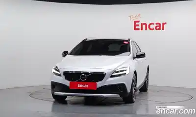 Volvo V40 2018 2.0 гидро в Москве № 230497, миниатюра 3