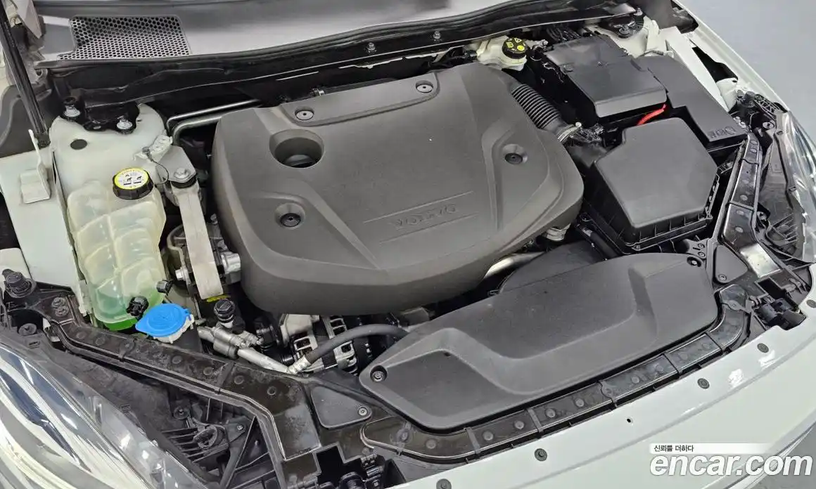 Volvo V40 2018 2.0 гидро в Москве № 230497, фото 6