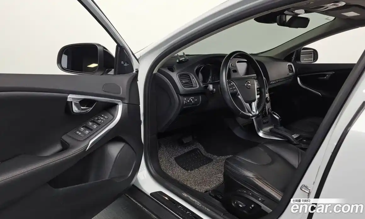 Volvo V40 2018 2.0 гидро в Москве № 230497, фото 10