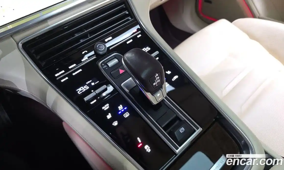Porsche Panamera 2017 4.0 гидро в Москве № 231009, фото 9