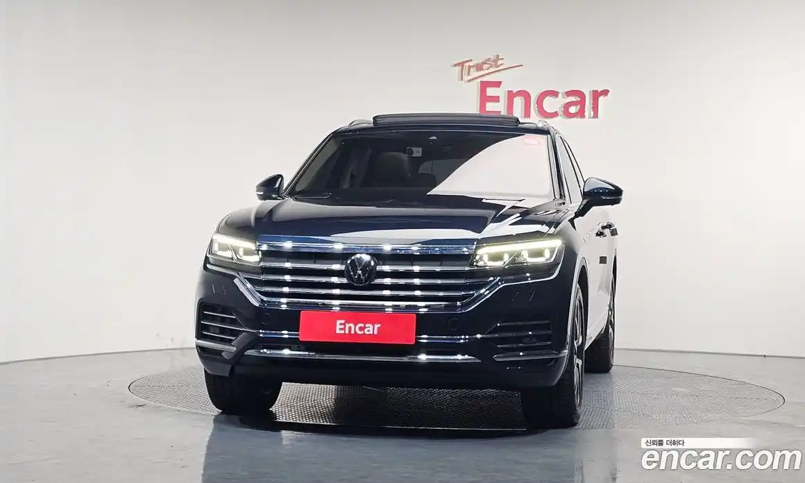 Volkswagen Touareg 2023 3.0 гидро в Москве № 232115, фото 3