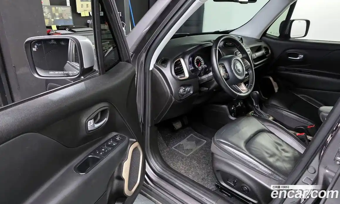 Jeep Renegade 2017 2.0 гидро в Москве № 232468, фото 10