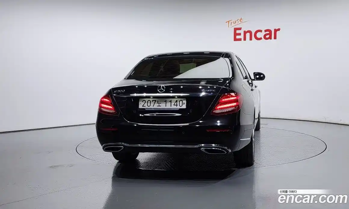 Mercedes-Benz E-Class 2020 2.0 гидро, фото 4